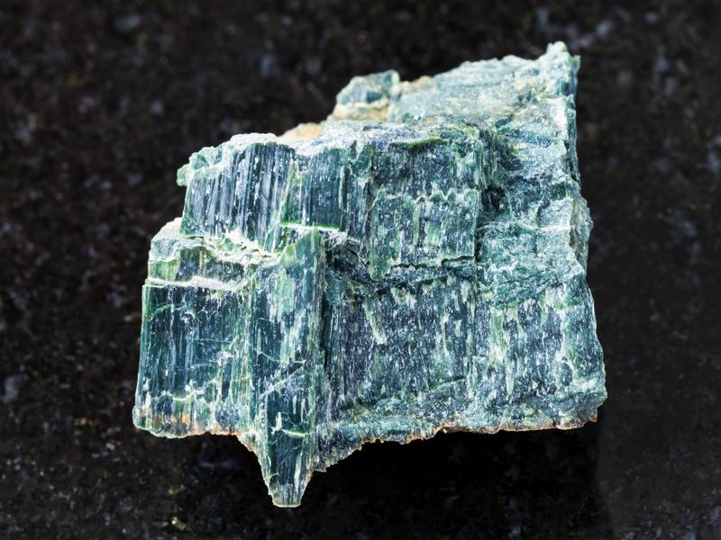 Chrysotile crystal