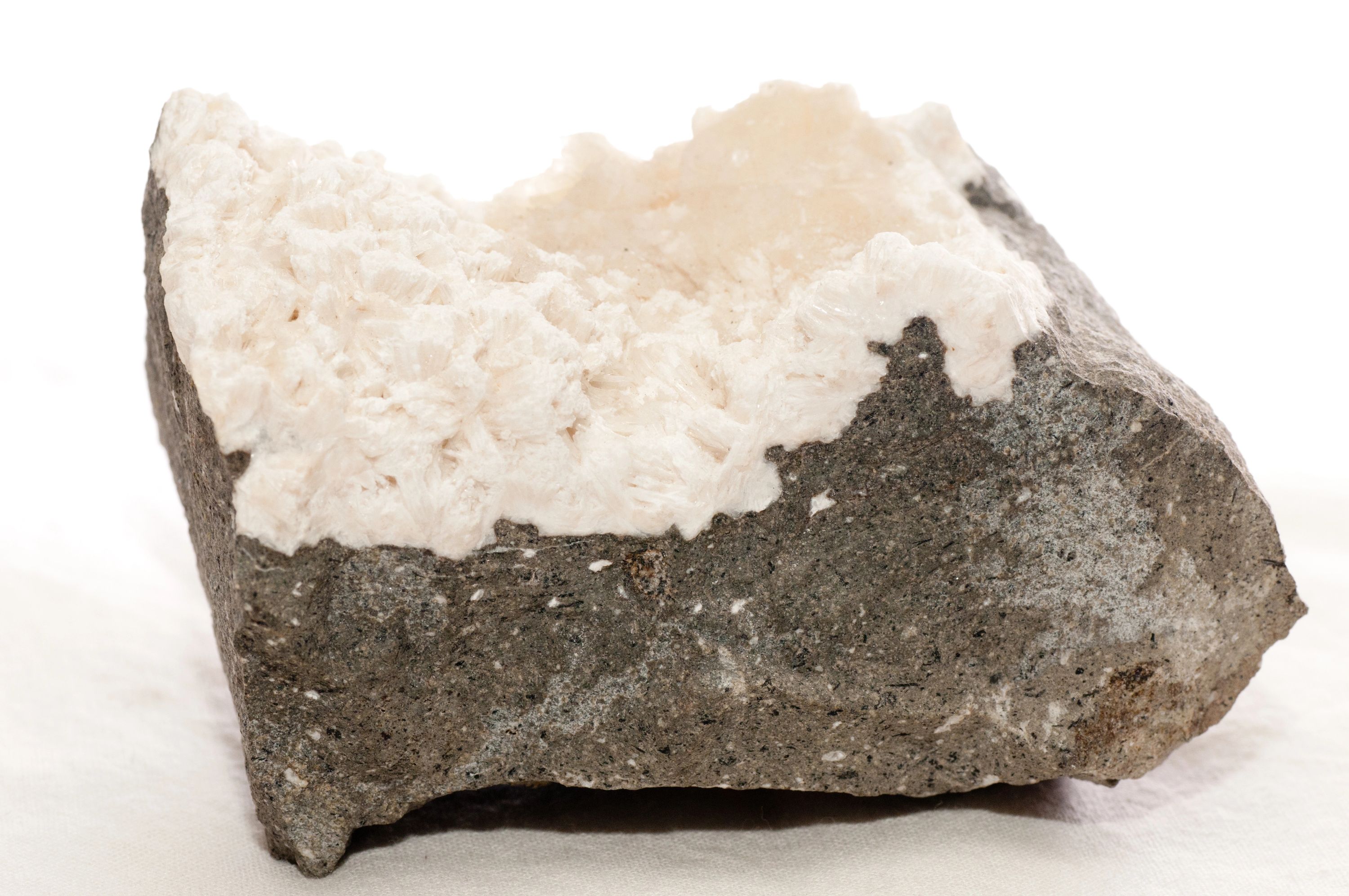 Mesolite crystal