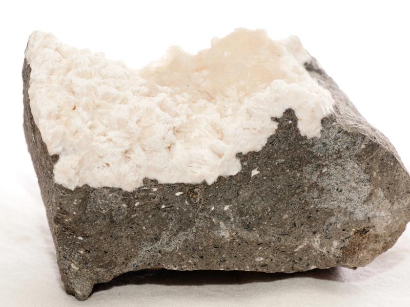 Mesolite crystal