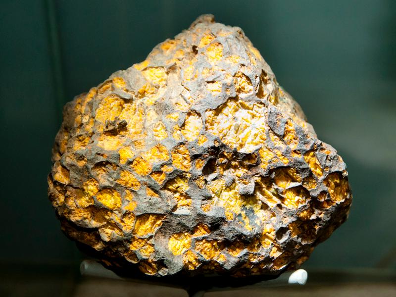Pallasite crystal